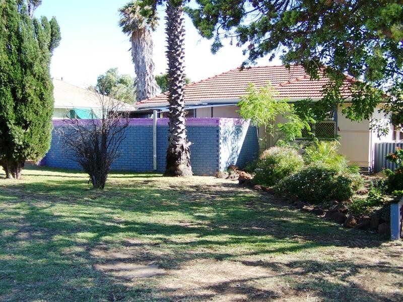 5 Houtman Street, Wonthella WA 6530