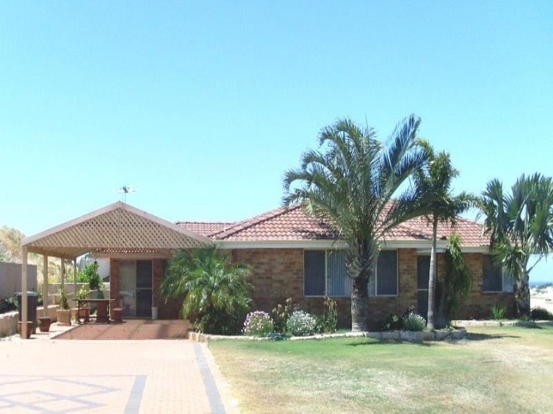 24 Eakins Crescent, Wandina WA 6530