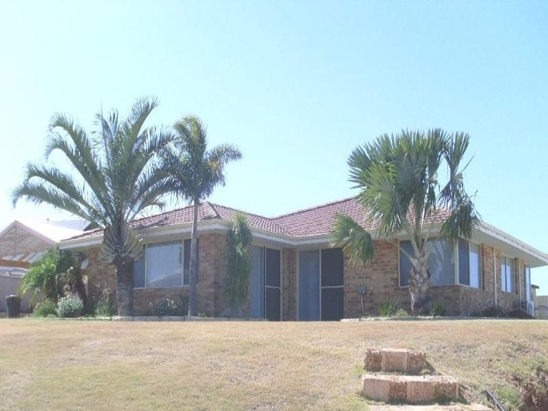 24 Eakins Crescent, Wandina WA 6530