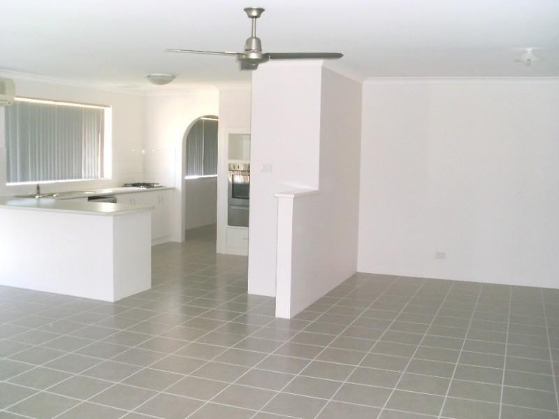 24 Eakins Crescent, Wandina WA 6530