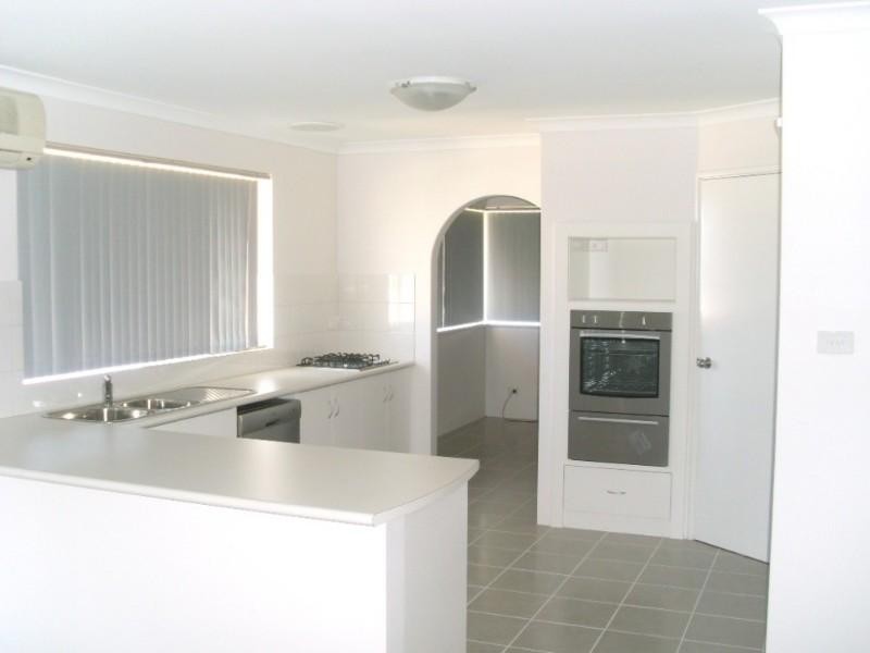 24 Eakins Crescent, Wandina WA 6530