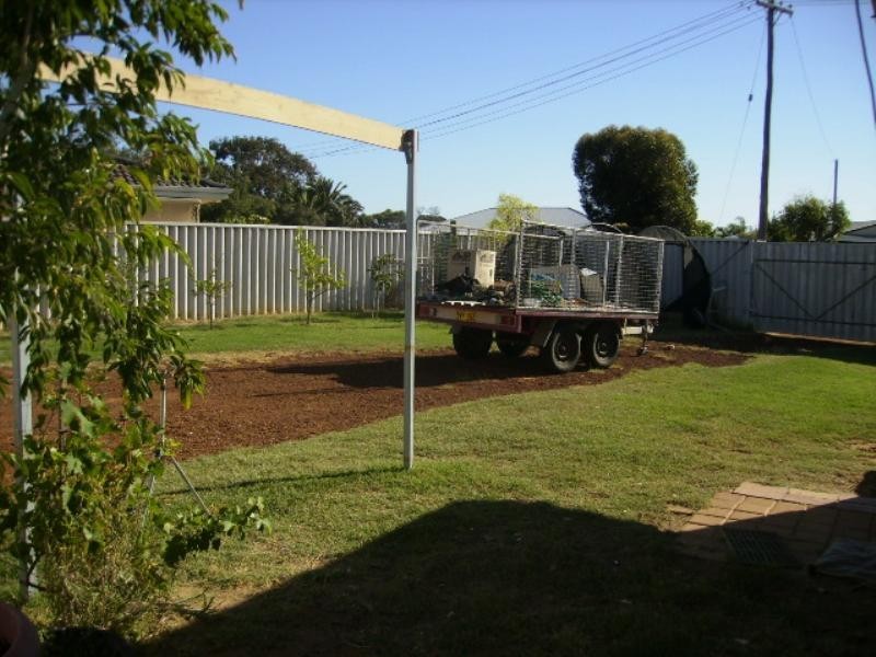 14 Nerrel Street, Waggrakine WA 6530