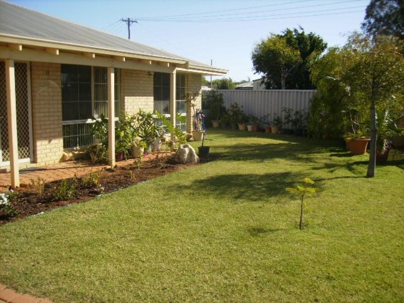 14 Nerrel Street, Waggrakine WA 6530