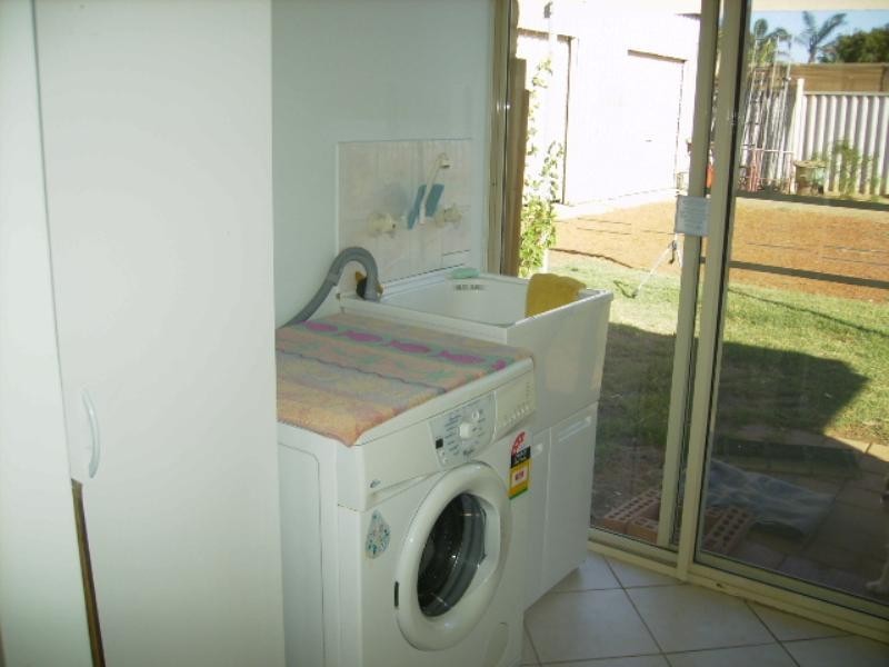 14 Nerrel Street, Waggrakine WA 6530