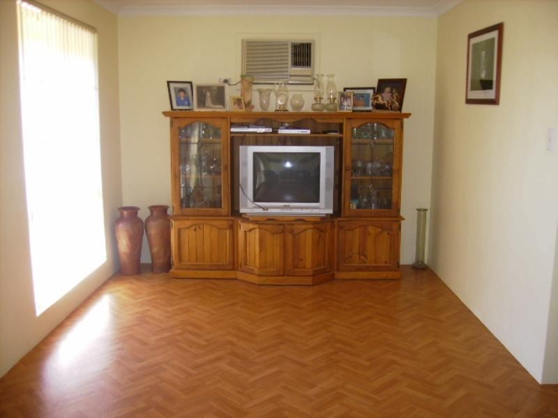 14 Nerrel Street, Waggrakine WA 6530