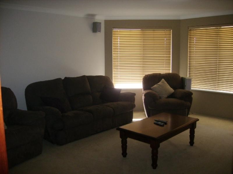 1 Dove Place, Wandina WA 6530