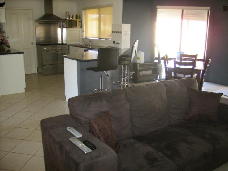 1 Dove Place, Wandina WA 6530