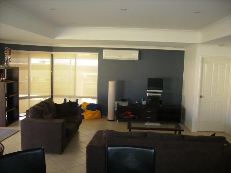 1 Dove Place, Wandina WA 6530