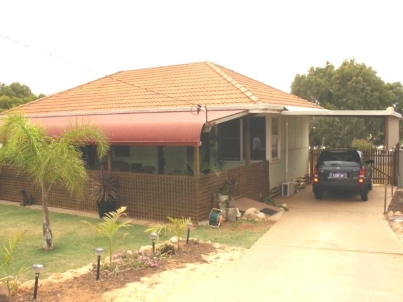 11 Felicia Street, Rangeway WA 6530