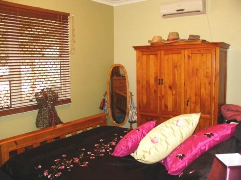 11 Felicia Street, Rangeway WA 6530