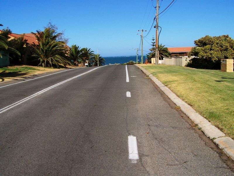 1 & 2/8 Broadhead Avenue, Tarcoola Beach WA 6530