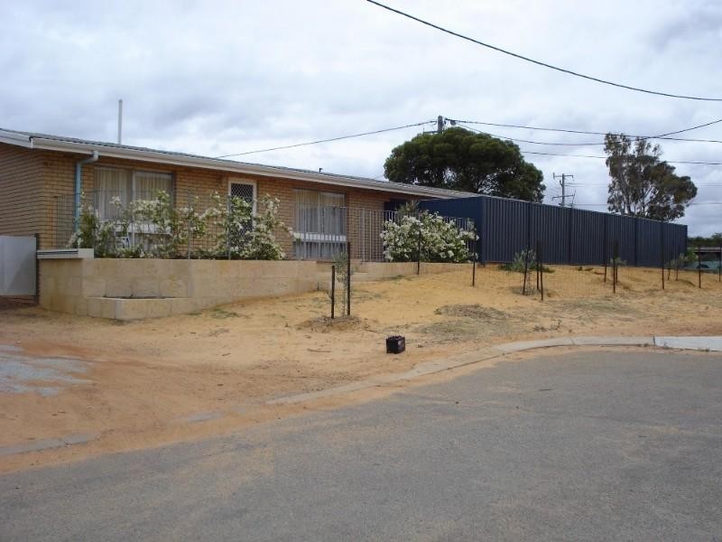 2/7 Duke Street, Geraldton WA 6530