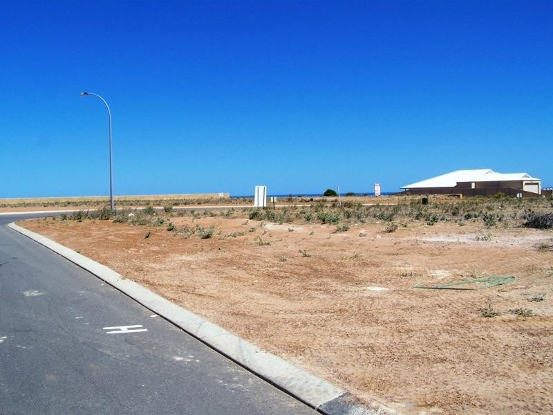 18 Flavio Crescent, Wandina WA 6530