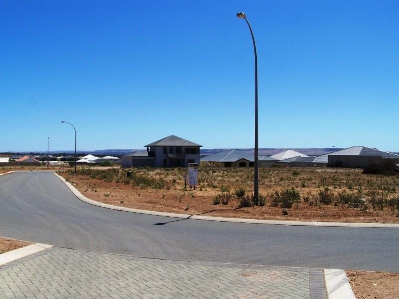 18 Flavio Crescent, Wandina WA 6530