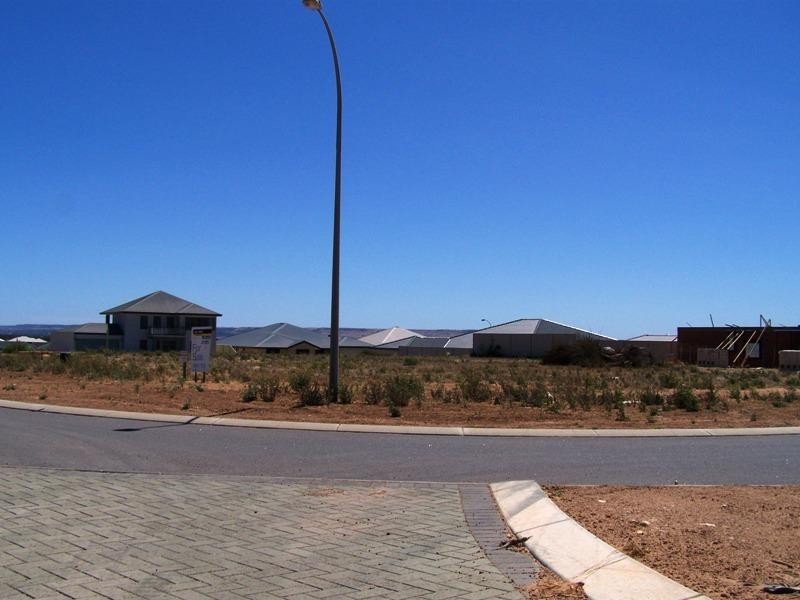 18 Flavio Crescent, Wandina WA 6530