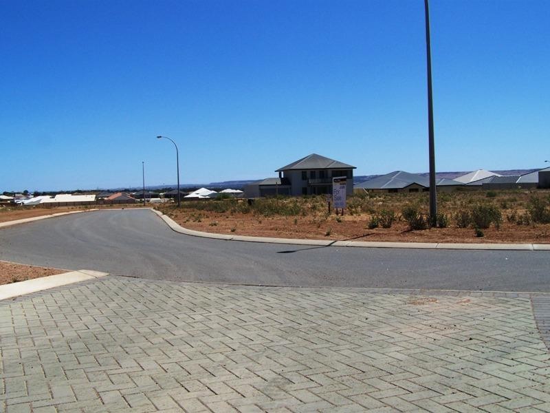 18 Flavio Crescent, Wandina WA 6530