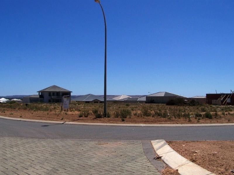 18 Flavio Crescent, Wandina WA 6530