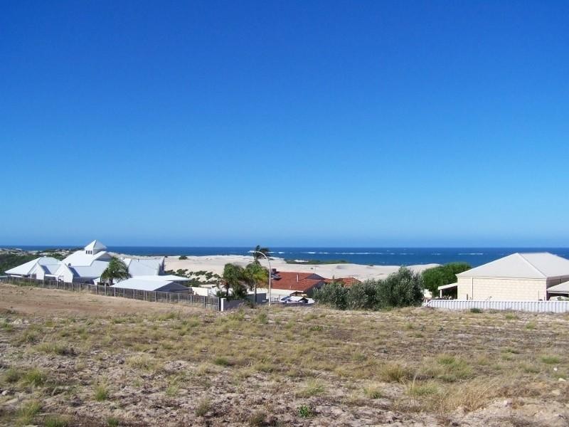 19 Eakins Crescent, Wandina WA 6530