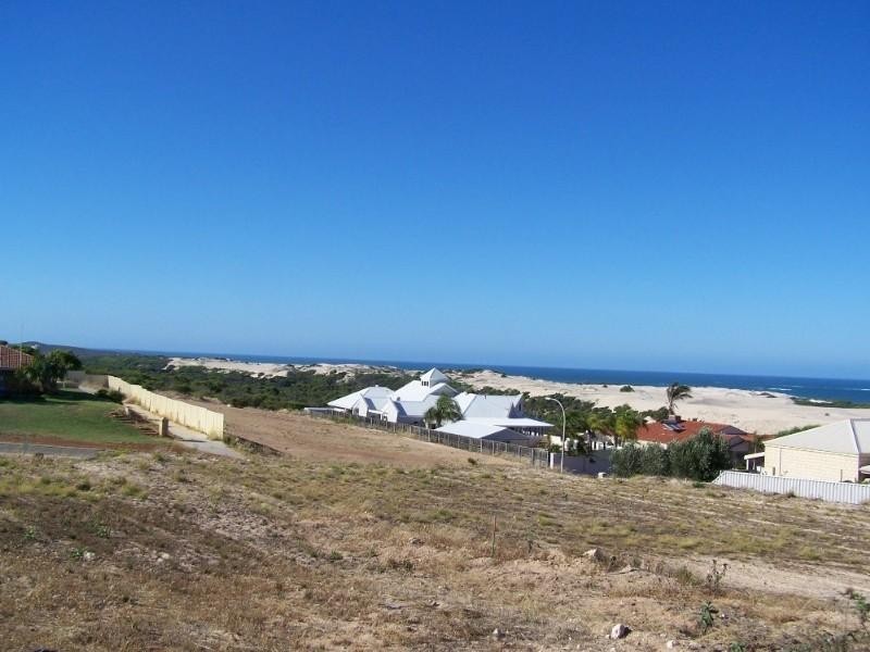 19 Eakins Crescent, Wandina WA 6530