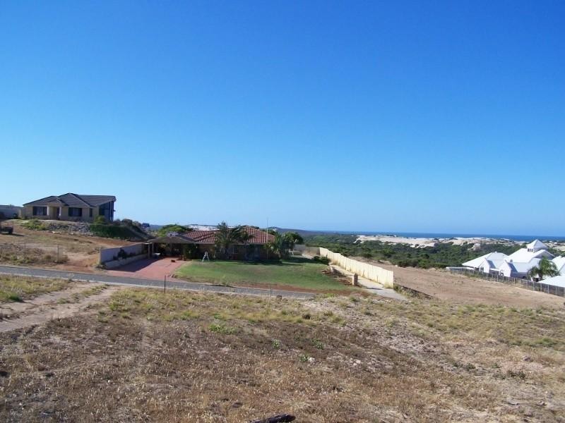 19 Eakins Crescent, Wandina WA 6530