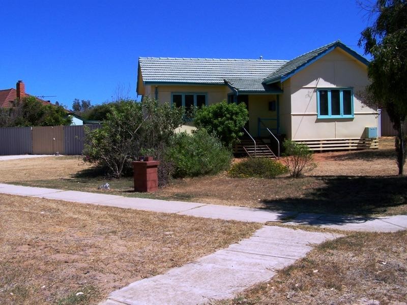 65 Whitfield Street, Beachlands WA 6530