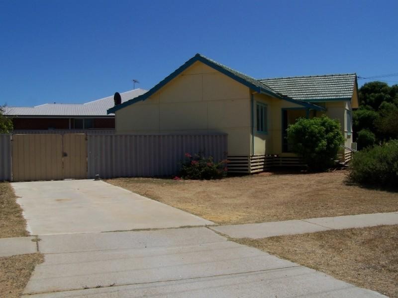 65 Whitfield Street, Beachlands WA 6530