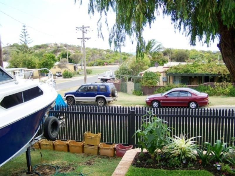 18 Seacrest Drive, Drummond Cove WA 6532