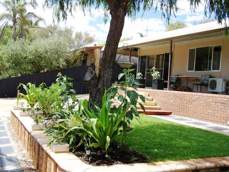 18 Seacrest Drive, Drummond Cove WA 6532