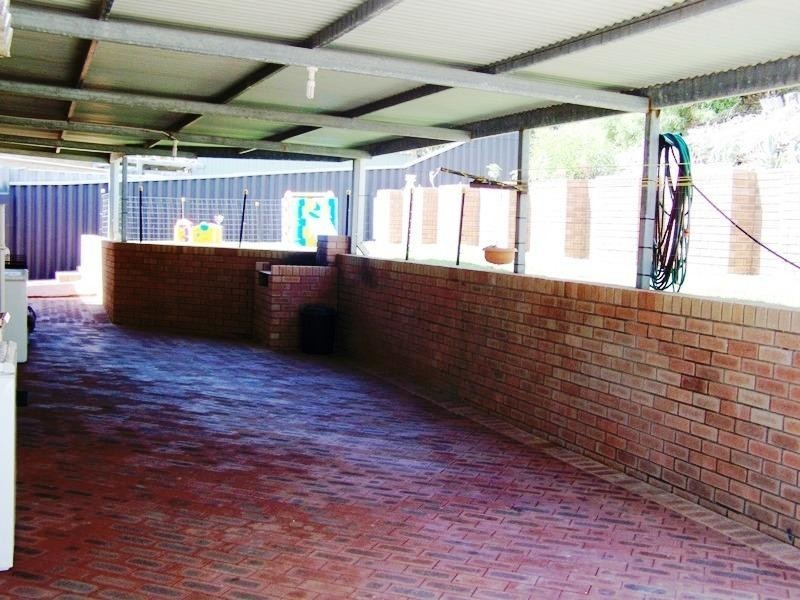 18 Seacrest Drive, Drummond Cove WA 6532