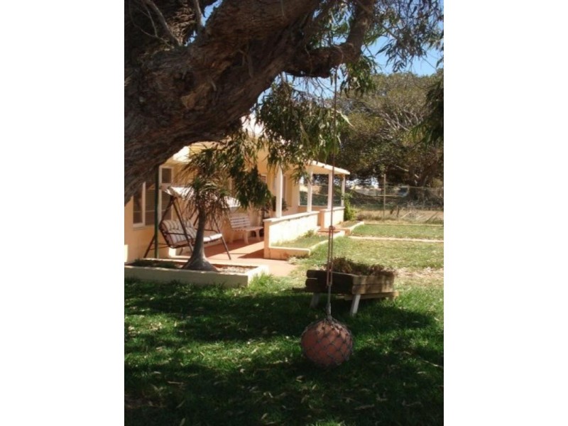 74 Francis Street, Beachlands WA 6530