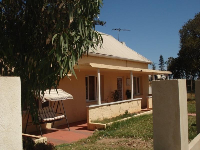 74 Francis Street, Beachlands WA 6530