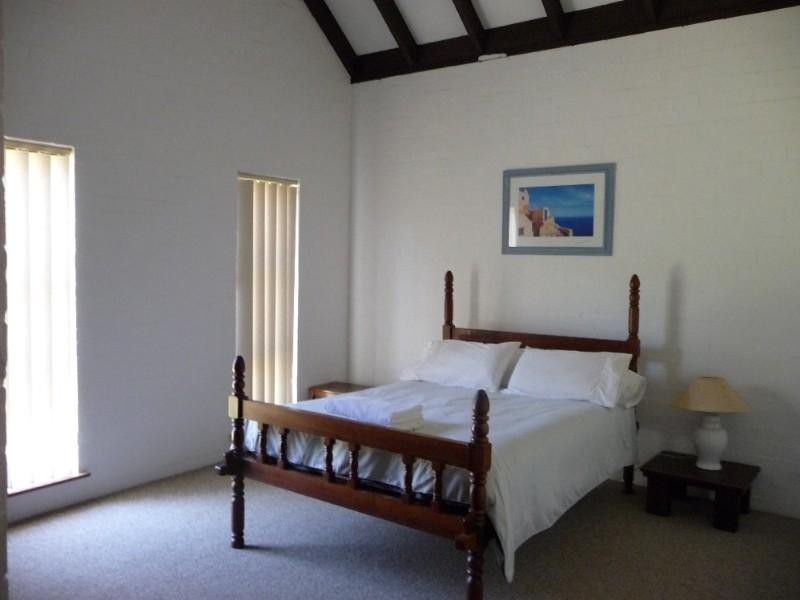 6 Broadhead Avenue, Tarcoola Beach WA 6530