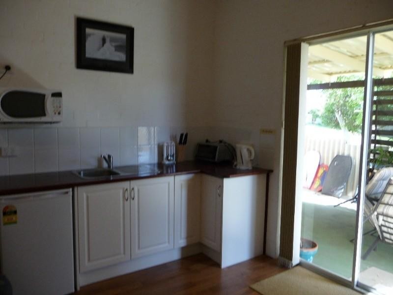 6 Broadhead Avenue, Tarcoola Beach WA 6530