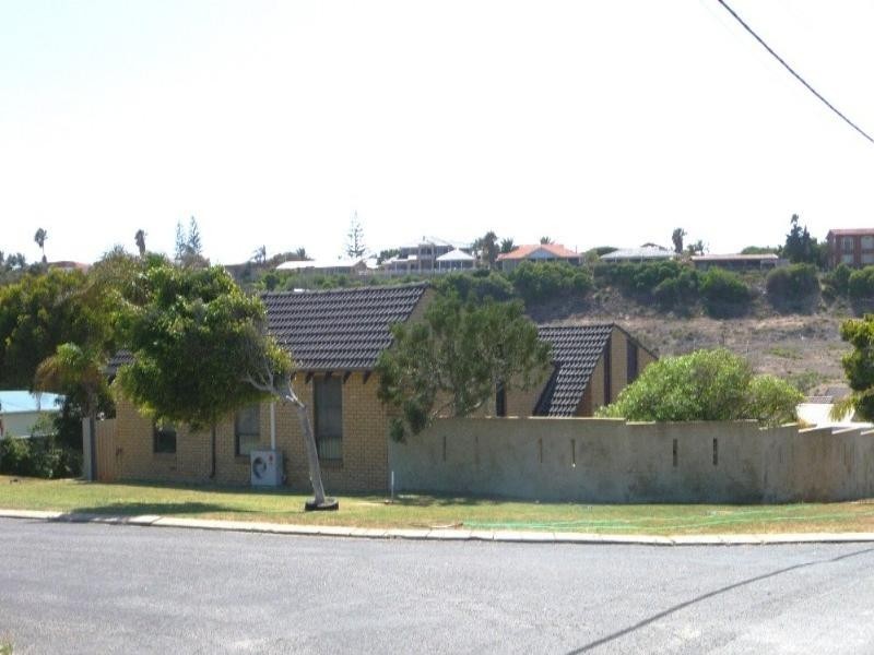 6 Broadhead Avenue, Tarcoola Beach WA 6530