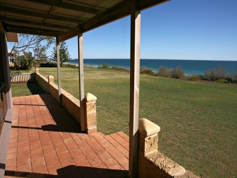 2 Upton Court, Tarcoola Beach WA 6530