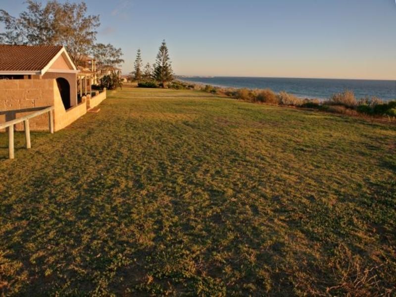 2 Upton Court, Tarcoola Beach WA 6530