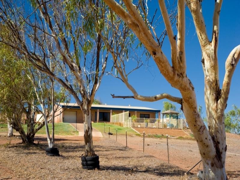 214 Giles Road, Moonyoonooka WA 6532