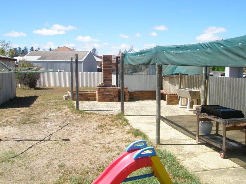 206 Evans Street, Beachlands WA 6530