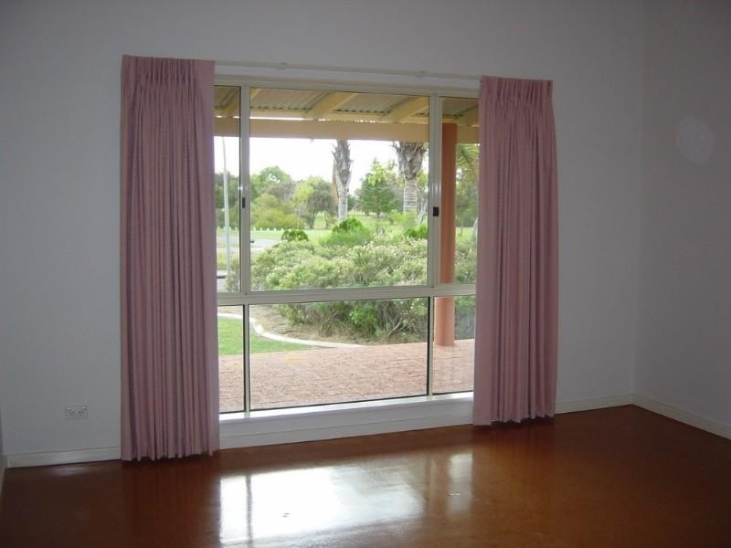 39 Waterfront Circle, Drummond Cove WA 6532