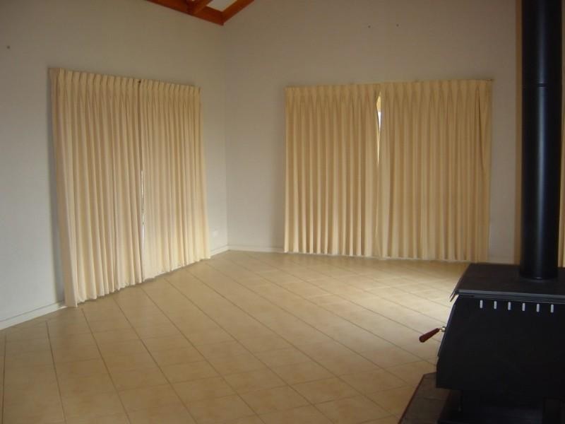 39 Waterfront Circle, Drummond Cove WA 6532