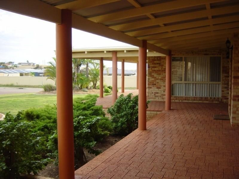 39 Waterfront Circle, Drummond Cove WA 6532