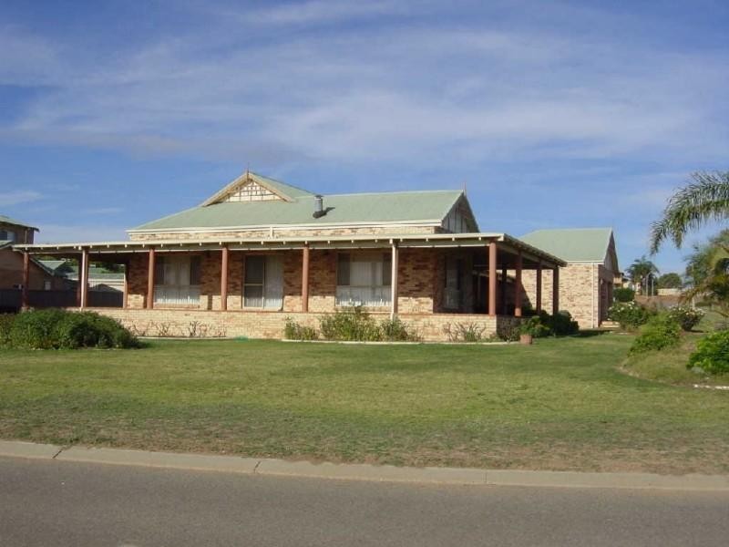 39 Waterfront Circle, Drummond Cove WA 6532