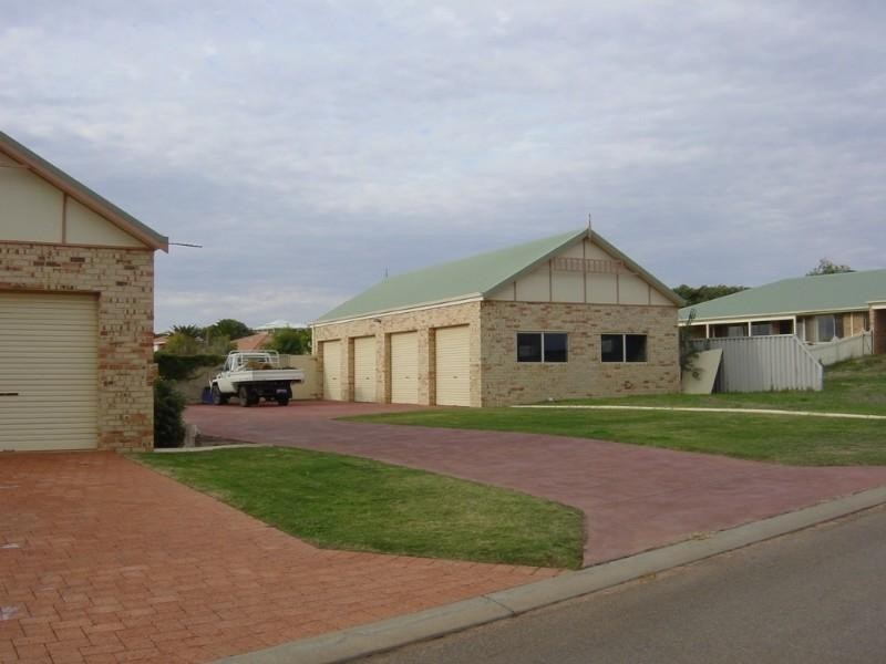 39 Waterfront Circle, Drummond Cove WA 6532