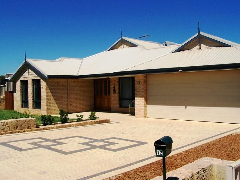 12 Angler Parade, Drummond Cove WA 6532