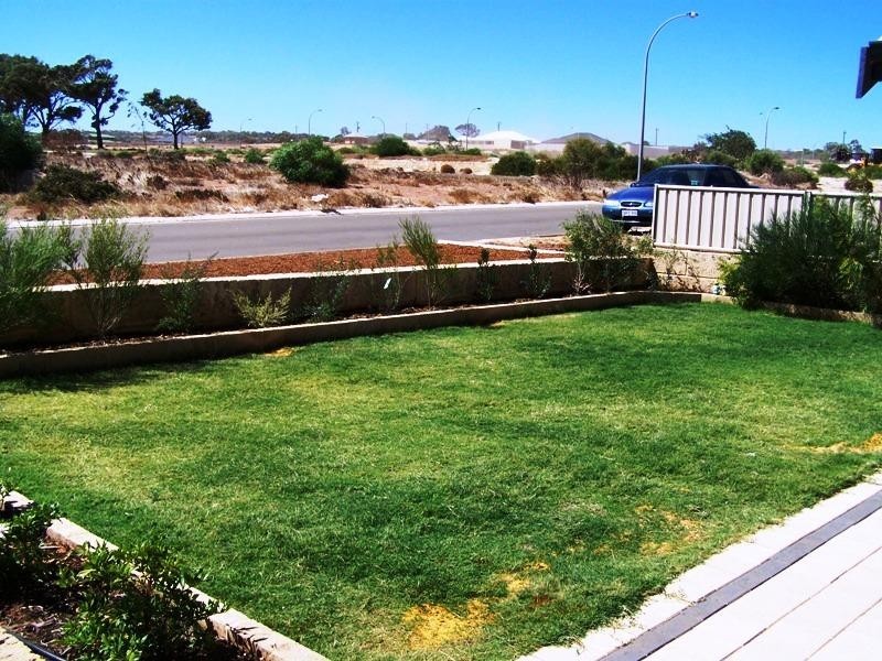 12 Angler Parade, Drummond Cove WA 6532