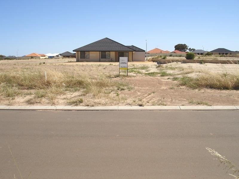 15 Periwinkle Street, Drummond Cove WA 6532