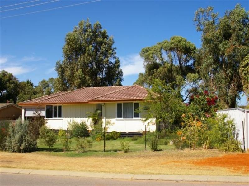4 sherlock Way, Rangeway WA 6530