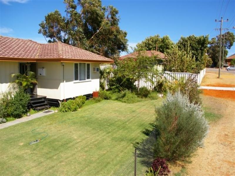 4 sherlock Way, Rangeway WA 6530