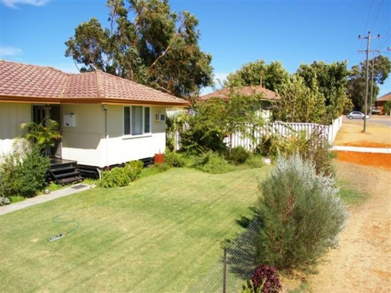 4 sherlock Way, Rangeway WA 6530