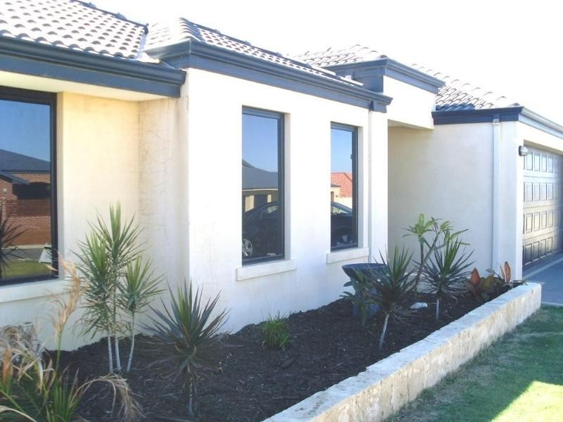 16 Dove Place, Wandina WA 6530